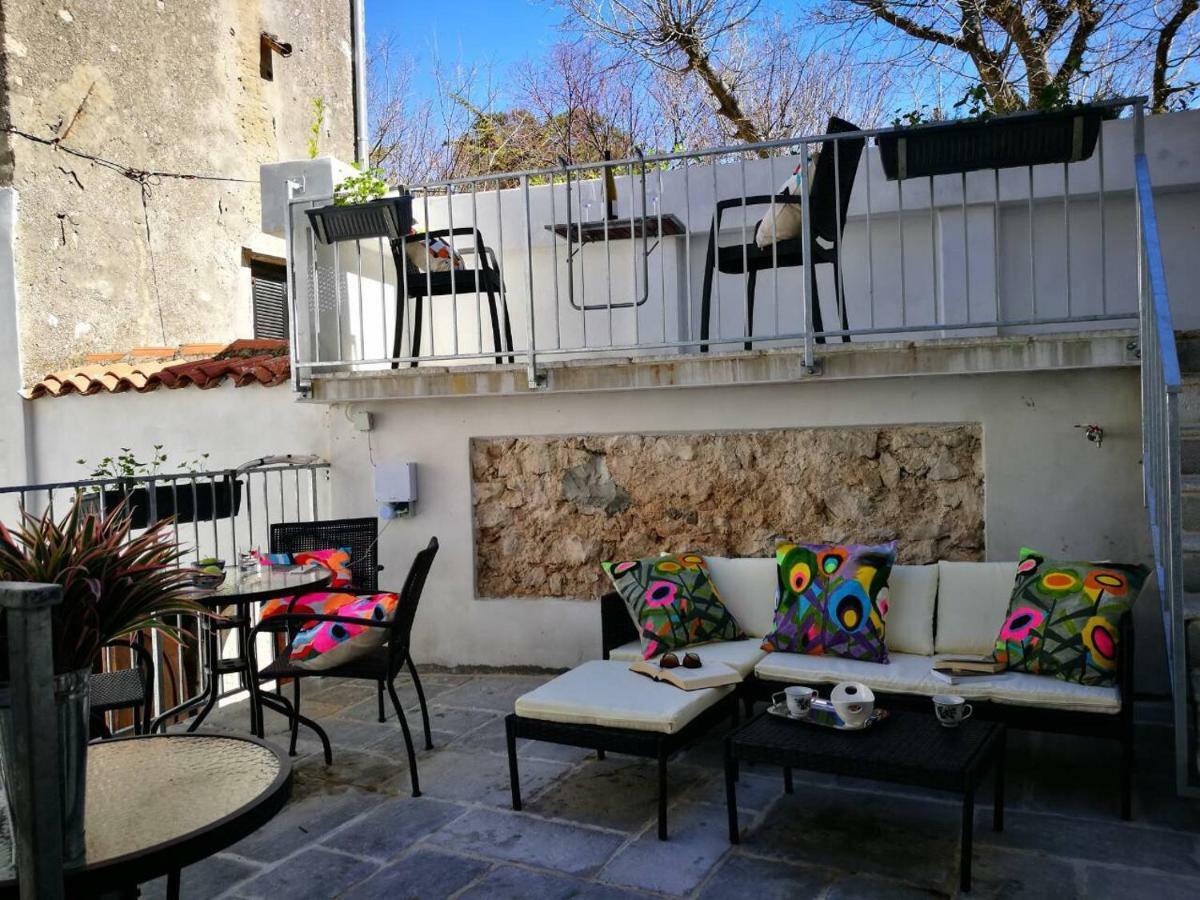 Cres Art Studio Kuning Apartment 외부 사진